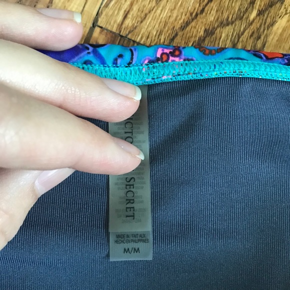 beautiful VS bikini - Picture 2 of 3